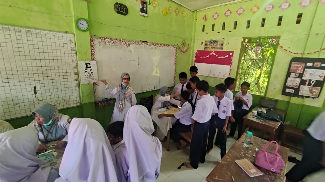 Cek Kesehatan Gratis untuk Siswa MTsN 3 Kota Padang oleh Puskesmas Koto Panjang Ikur Koto