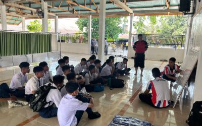 Tim Sepak Bola MTsN 3 Kota Padang Matangkan Strategi Hadapi MTsN 1 Kota Padang