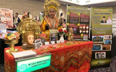 Suntiang Warnai Stand MTsN 3 Kota Padang di Ajang Kreasi Nasional 2025