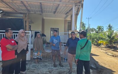 Menjemput Harapan di Tengah Genangan: MTsN 3 Kota Padang Salurkan Bantuan untuk Siswa Terdampak Banjir
