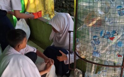 Wujudkan Madrasah Adiwiyata, MTsN 3 Kota Padang Giatkan Bank Sampah di Momen “Bakameh”