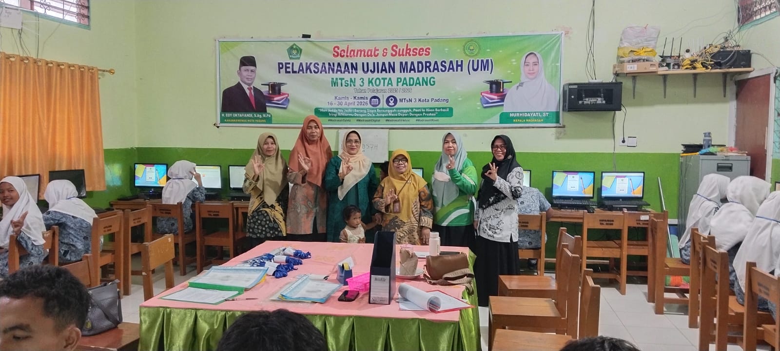 🔥 UM Berbasis CBT di MTsN 3 Kota Padang Disorot Kemenag: Ujian Lancar, Siswa Tetap Santai!