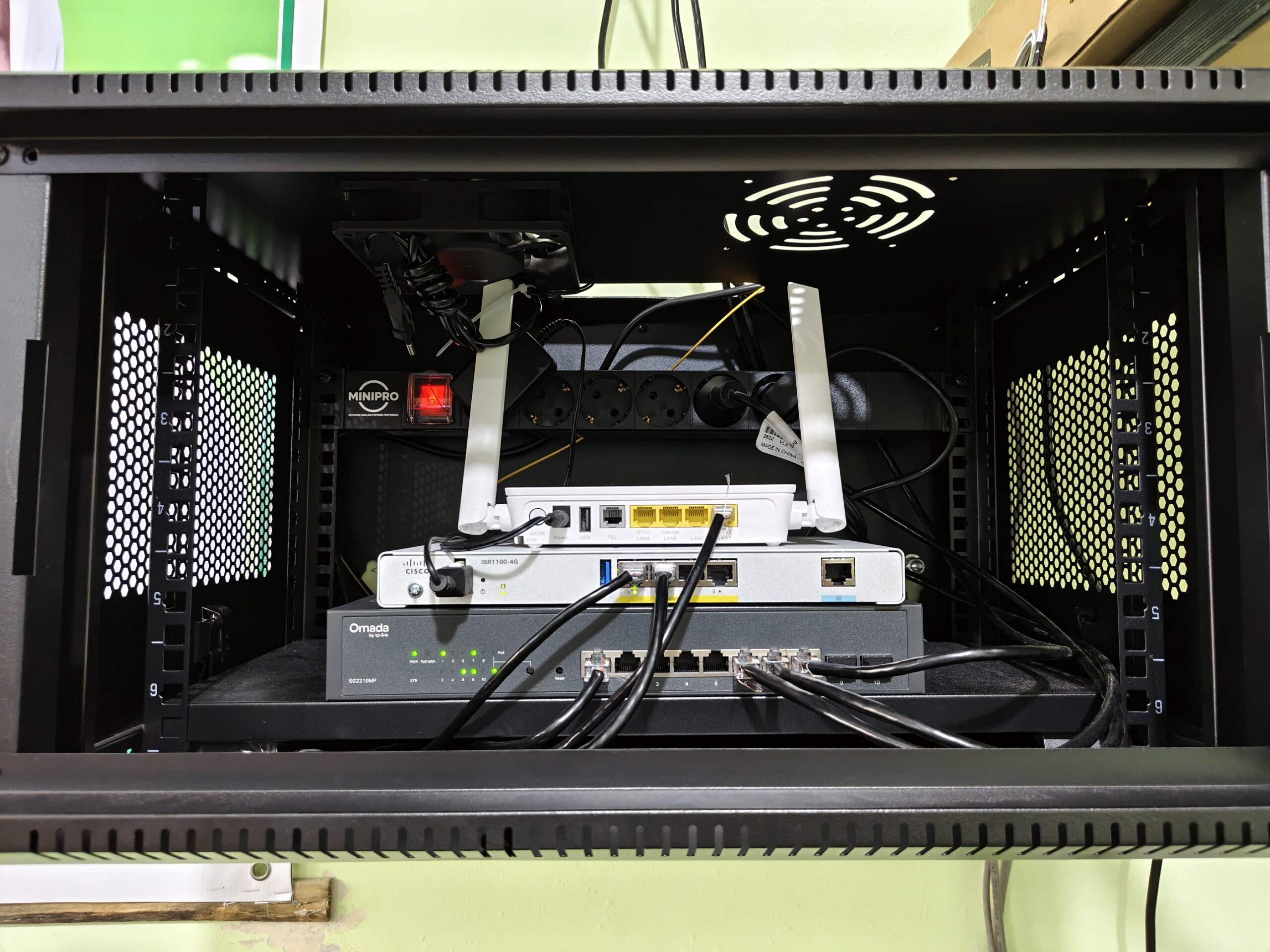 🚀 Internet Ngebut 20 Mbps Resmi Mendarat di MTsN 3 Kota Padang! Belajar Makin Sat-Set 🔥