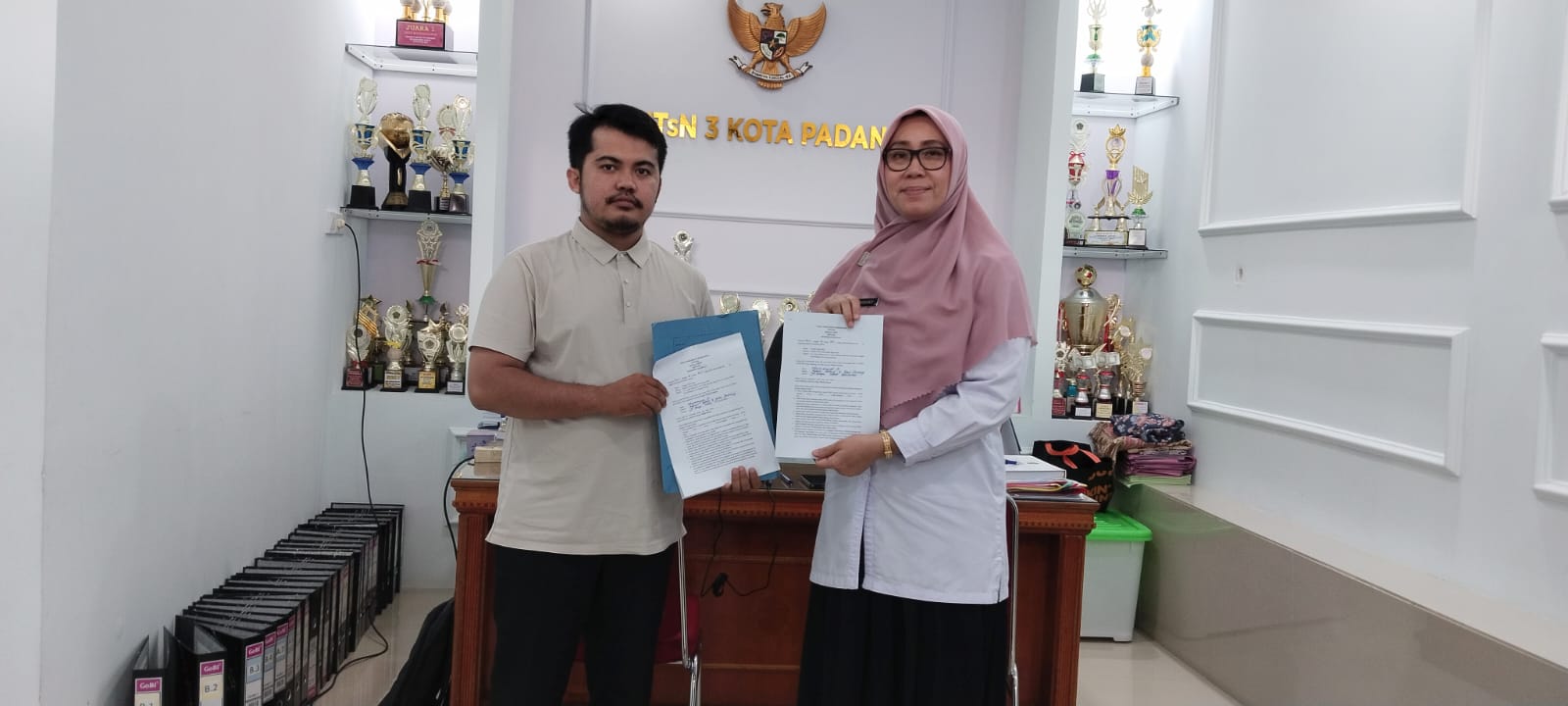 Kolaborasi Seru di MTsN 3 Kota Padang! Teken Kerja Sama MBG, Siap Hadirkan Makanan Bergizi Gratis 🍽️✨