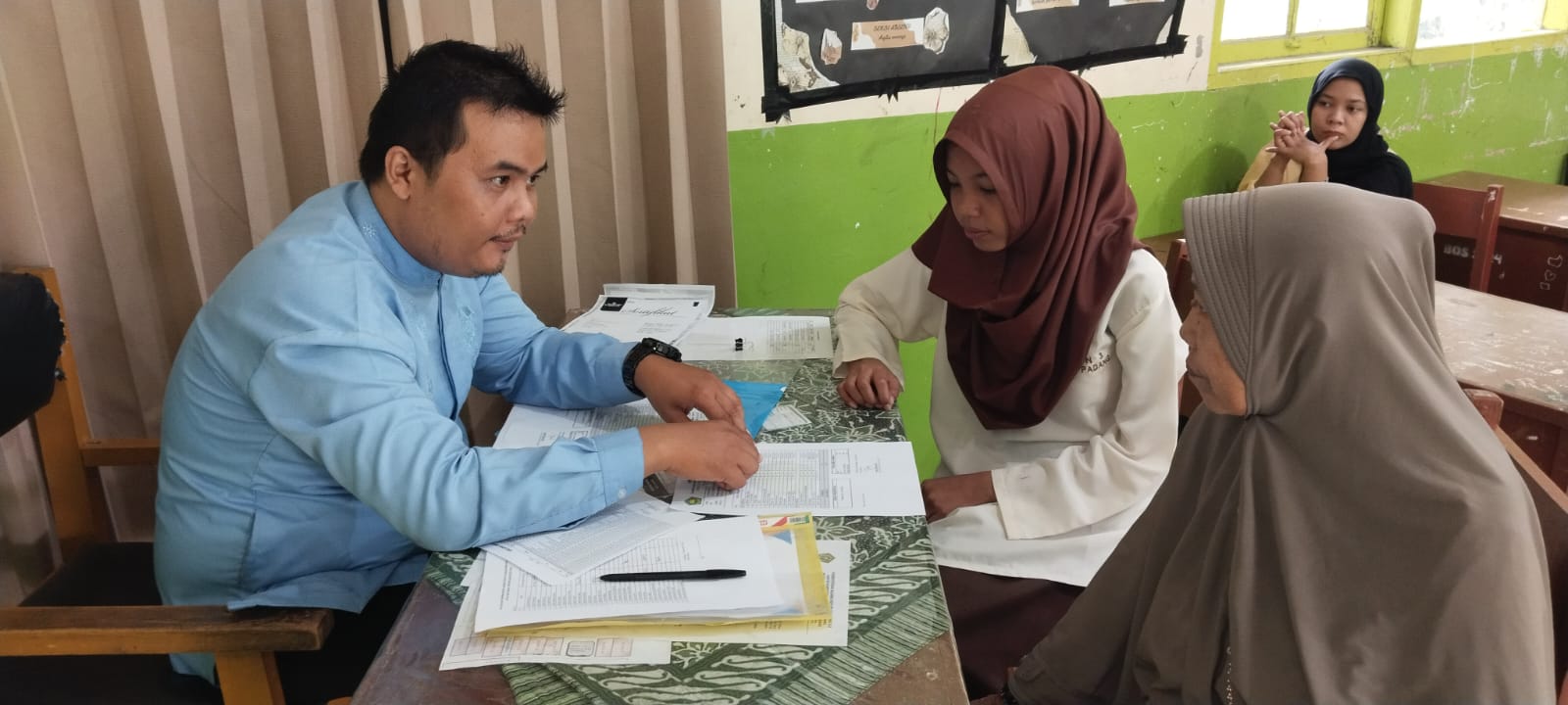 📚 “Raport Time!” MTsN 3 Kota Padang Gelar Penyerahan Hasil ASTS, Momen Serius Tapi Tetap Hangat