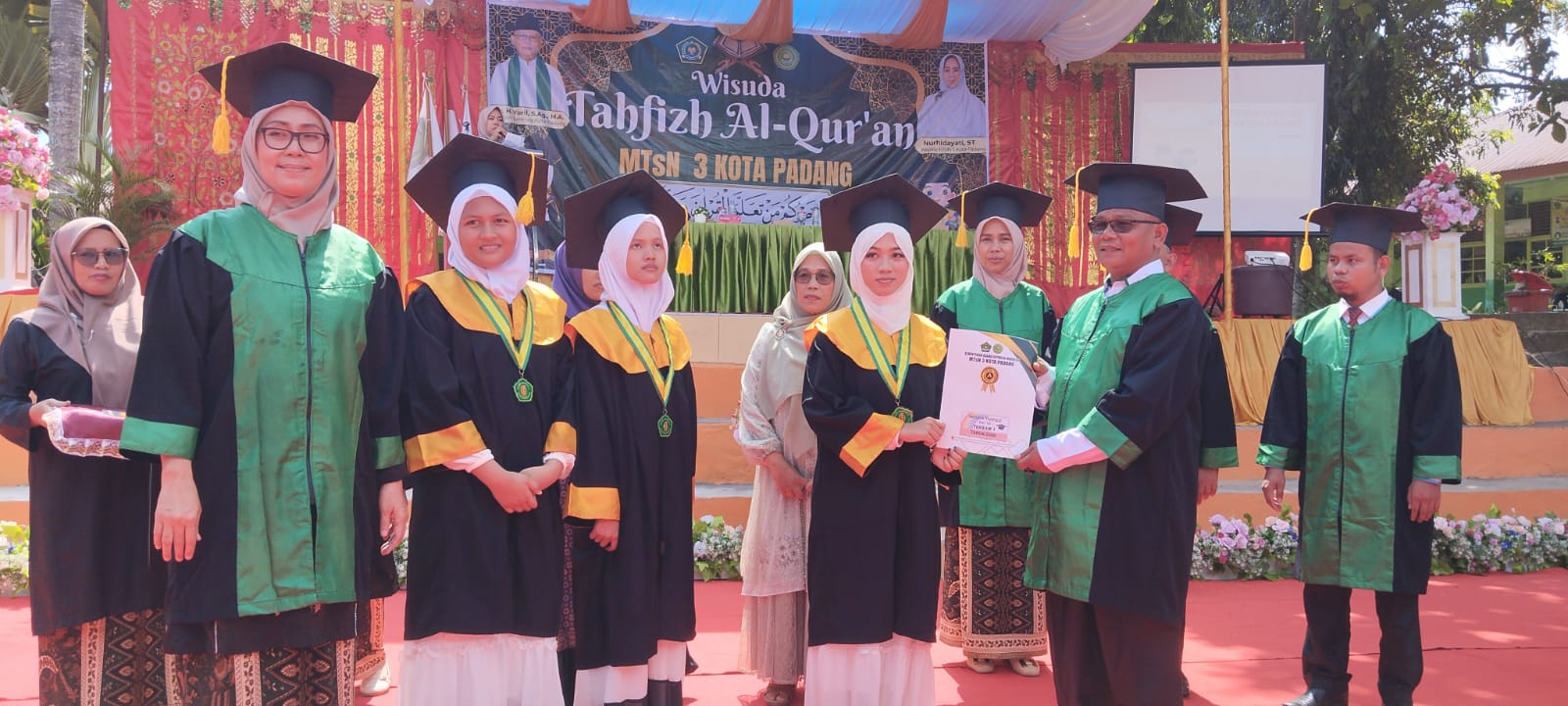 🎉 Keren Abis! Kemenag Kota Padang Apresiasi Wisudawan Tahfiz Terbaik 2026