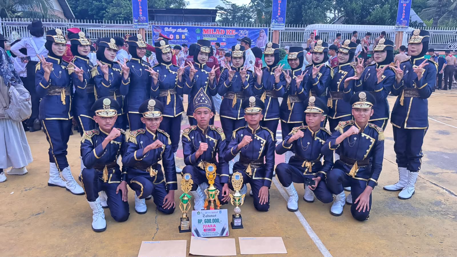 Borong 5 Trofi Sekaligus: Paskibra MTsN 3 Kota Padang Sabet Juara Umum 2 Se-Sumbar!