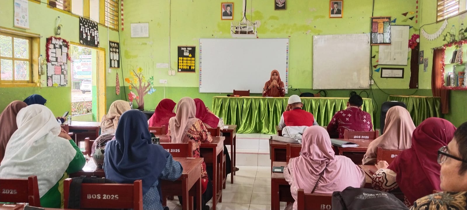 Sambut Tahun Ajaran Baru, MTsN 3 Kota Padang Matangkan Persiapan PBM dan Penyusunan RPM