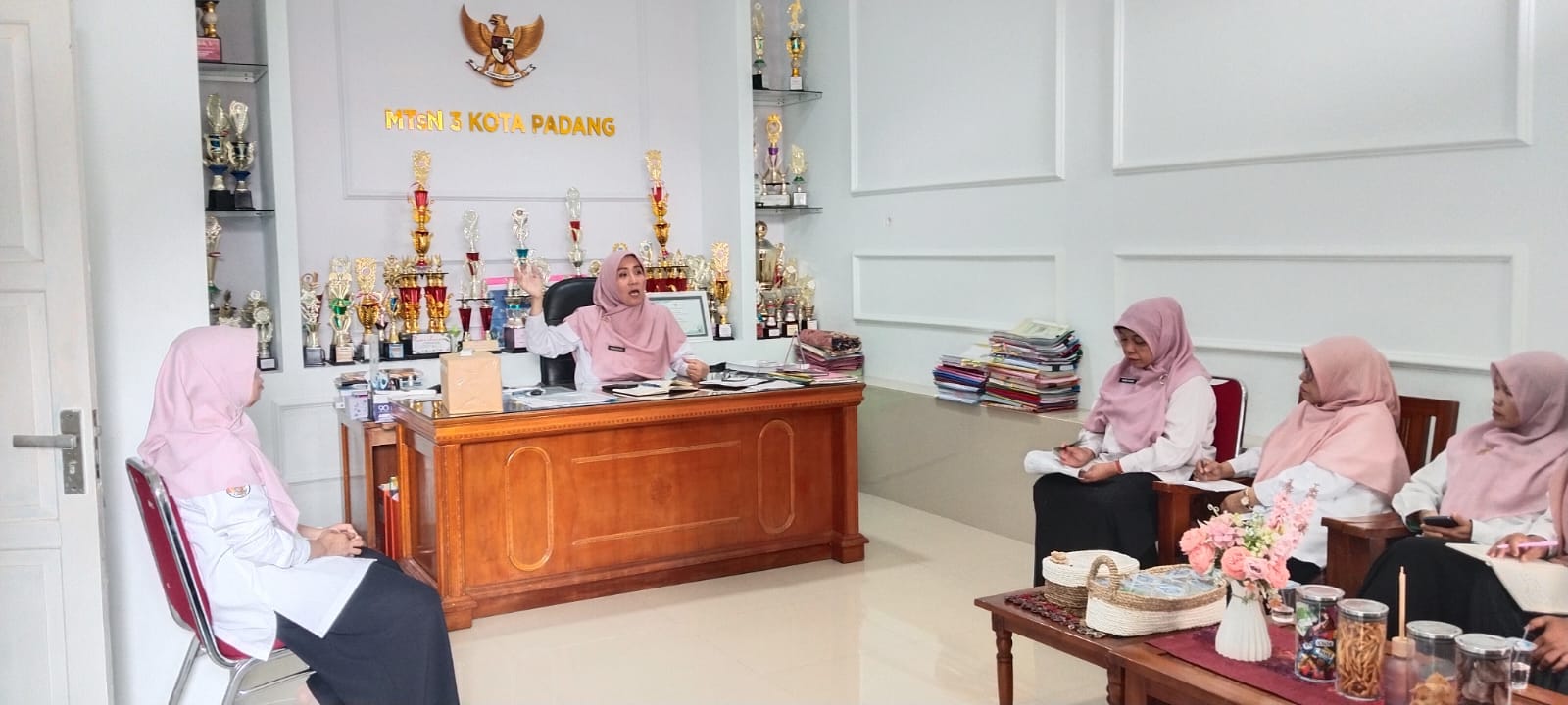 Perkuat Sinergi dan Pacu Prestasi, Tim Kerja MTsN 3 Kota Padang Gelar Rapat Koordinasi Program Unggulan