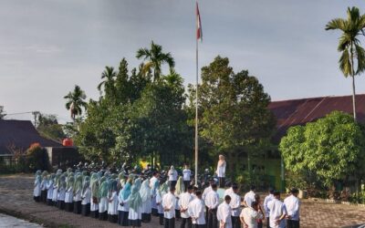 Kepala Madrasah Nurhidayati Pimpin Apel Pagi: MTsN 3 Kota Padang Kembali Beroperasi Pasca-Lebaran